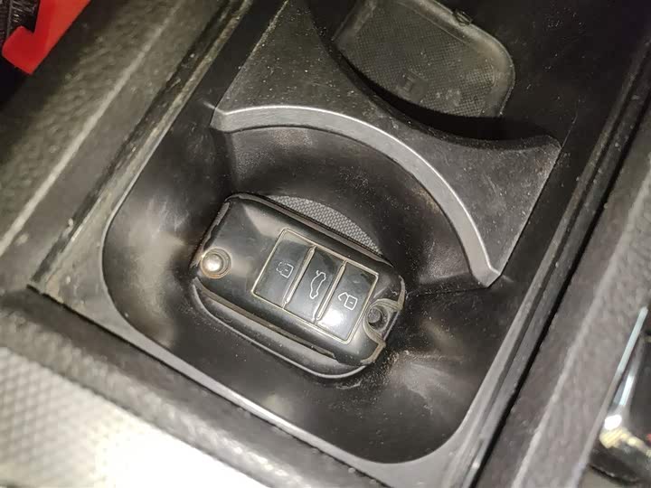 Фото 9 - Roewe RX5