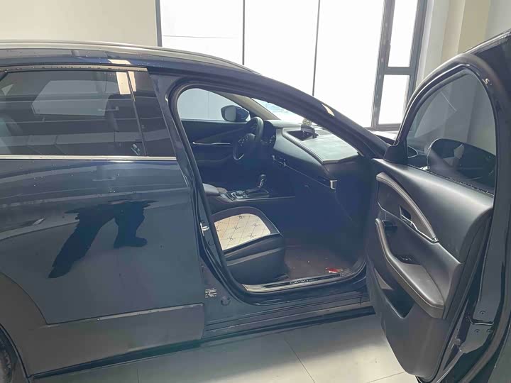 Фото 7 - Mazda CX-30