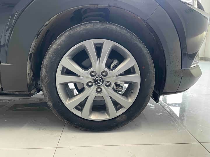 Фото 8 - Mazda CX-30