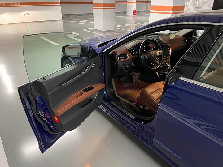 Фото 8 - Maserati Ghibli