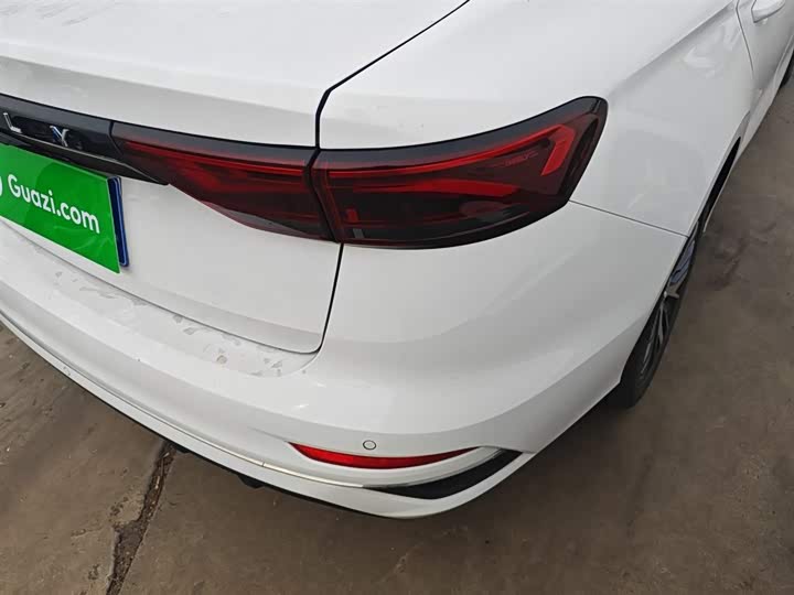 Фото 8 - Geely Emgrand