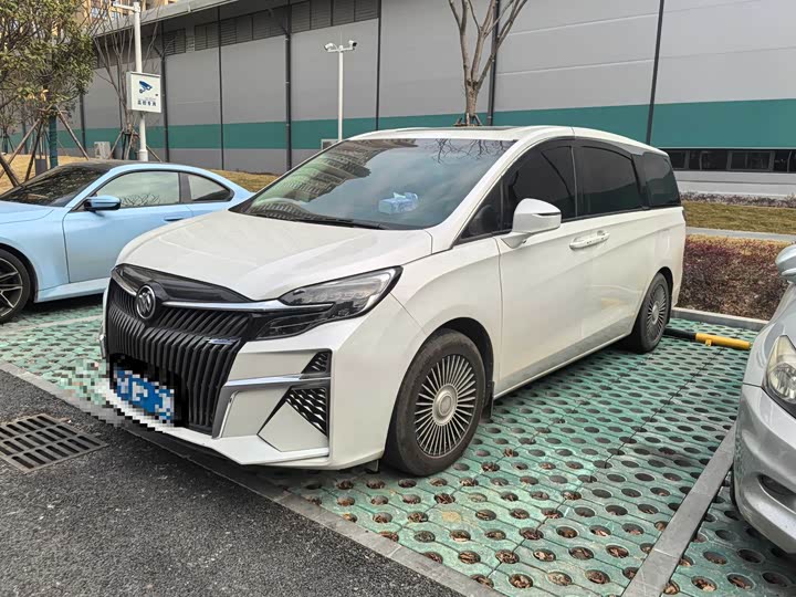 Фото 1 - Buick GL8 ES