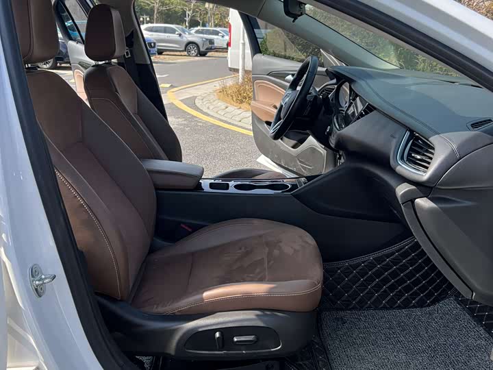 Фото 9 - Buick Regal