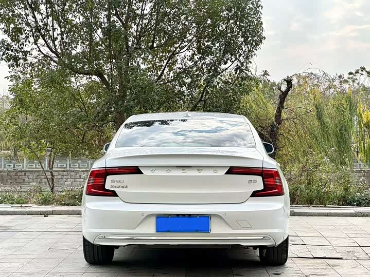 Фото 5 - Volvo S90