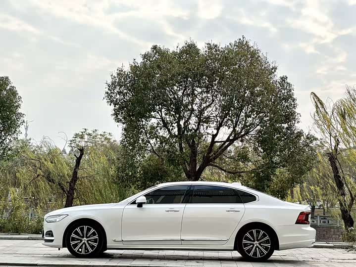 Фото 7 - Volvo S90
