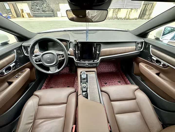 Фото 8 - Volvo S90