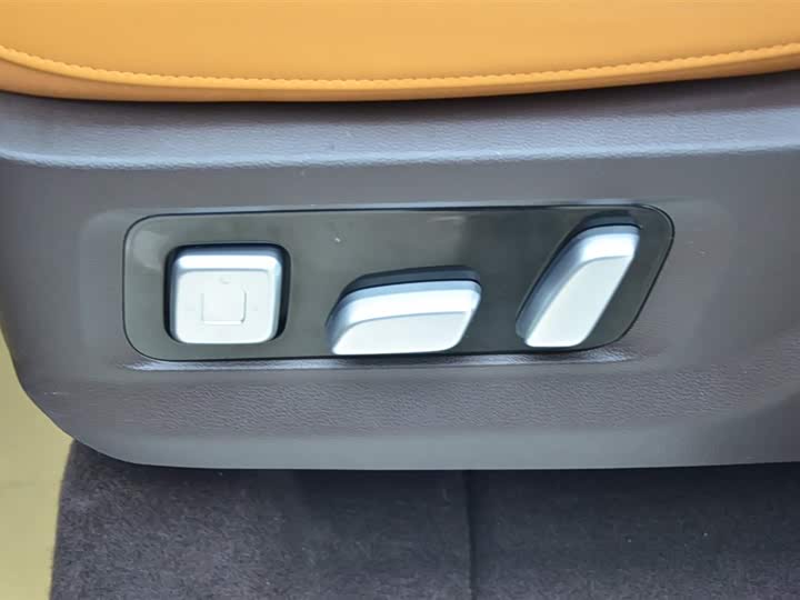 Фото 6 - Tank 500 Hybrid