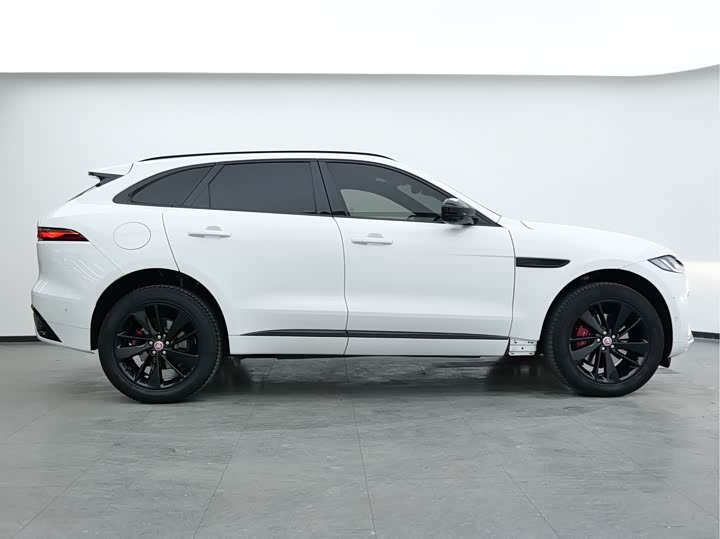 Фото 8 - Jaguar F-Pace
