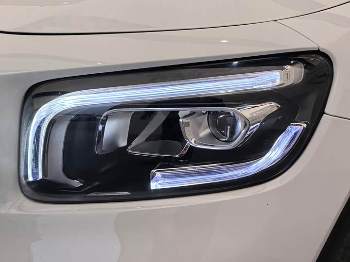 Фото 2 - Mercedes-Benz GLB-Class