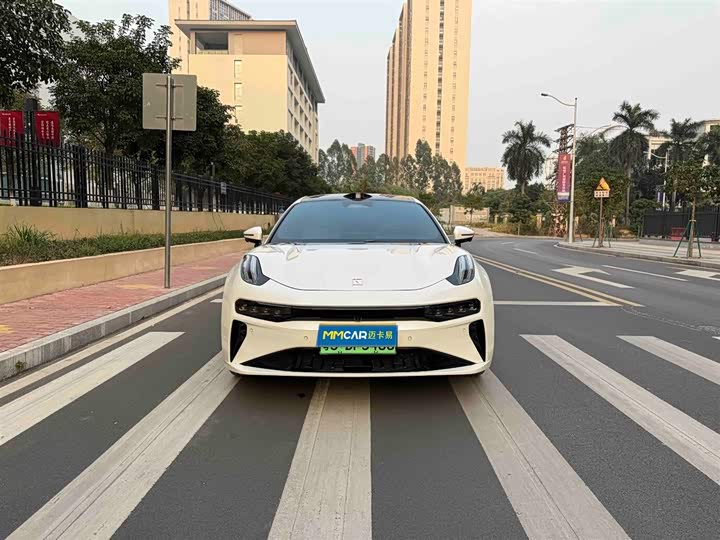 Фото 4 - Zeekr 001