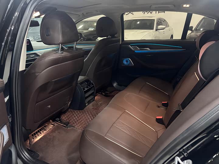 Фото 5 - BMW 5 Series