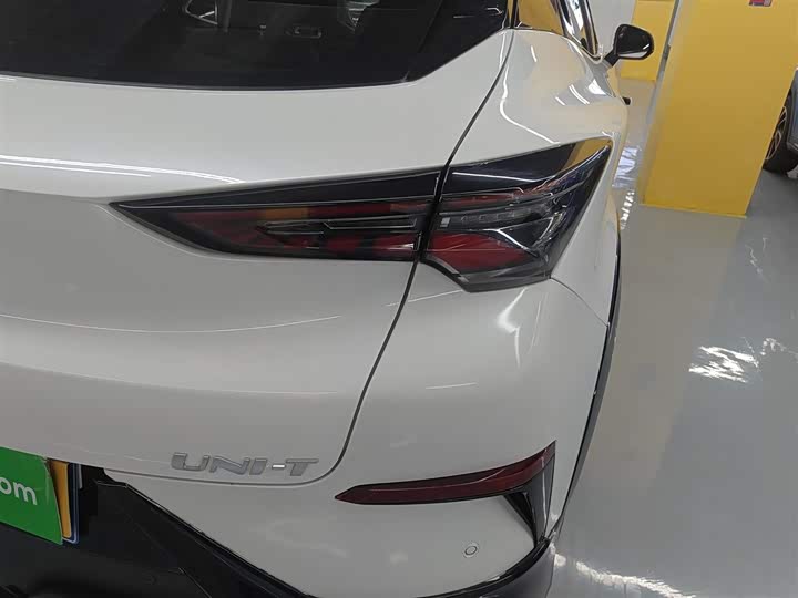 Фото 8 - Changan UNI-T