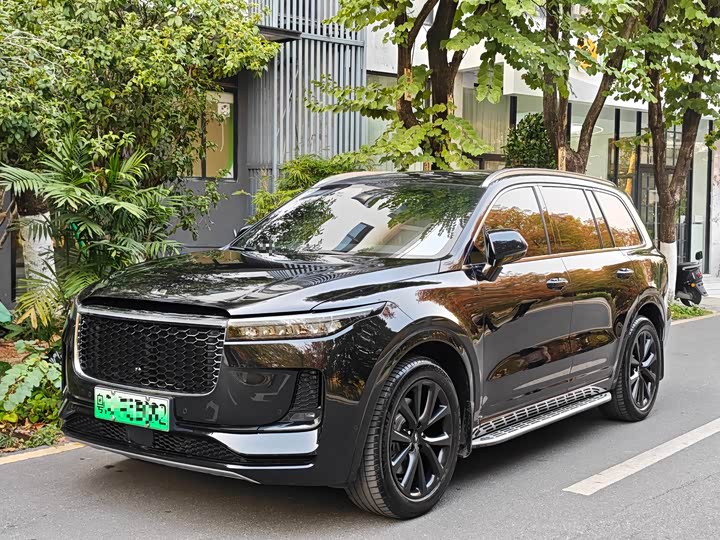 Фото 1 - LiXiang One