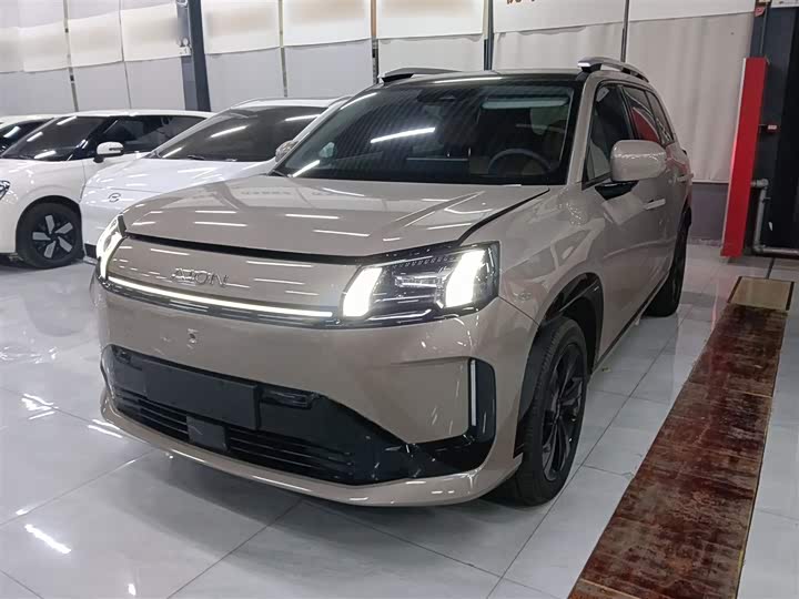 Фото 2 - GAC Aion V