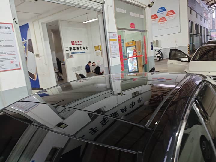 Фото 8 - Toyota Camry