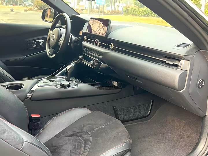 Фото 4 - Toyota Supra