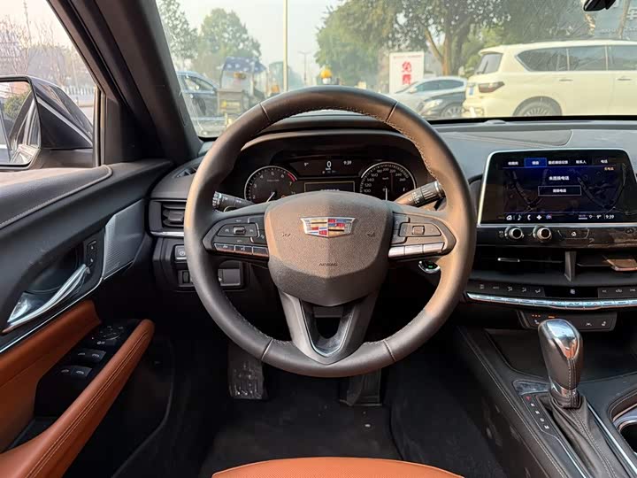 Фото 6 - Cadillac CT4