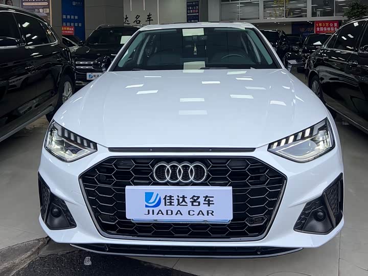 Фото 2 - Audi A4L