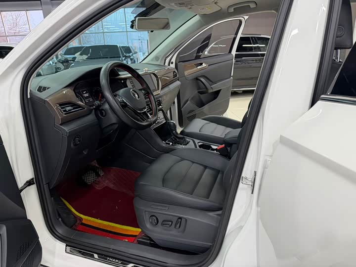 Фото 7 - Volkswagen Tharu