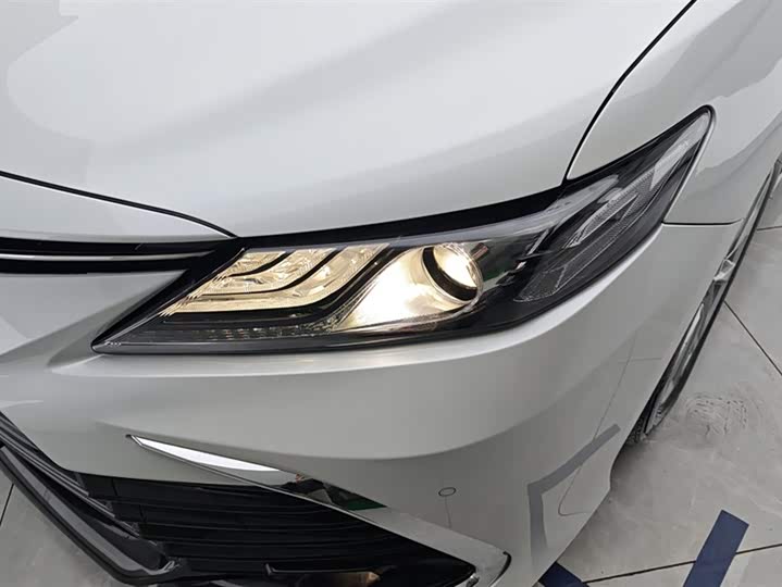 Фото 5 - Toyota Camry