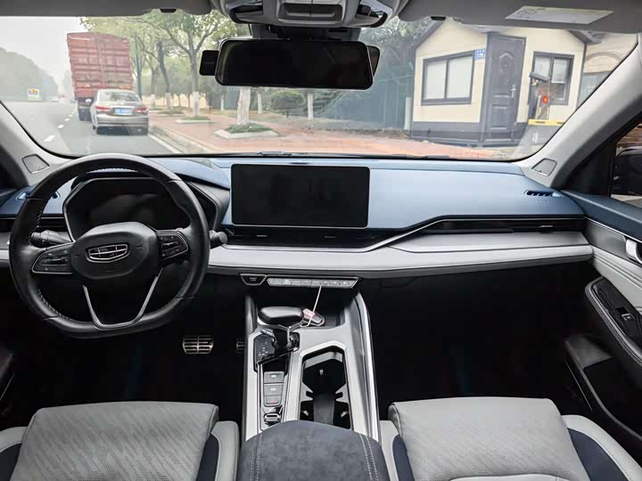 Фото 7 - Geely Preface