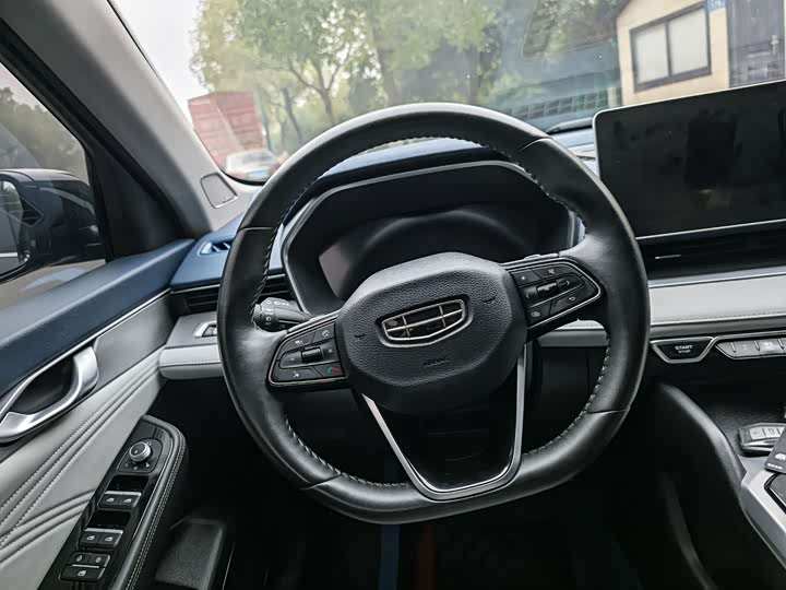 Фото 9 - Geely Preface