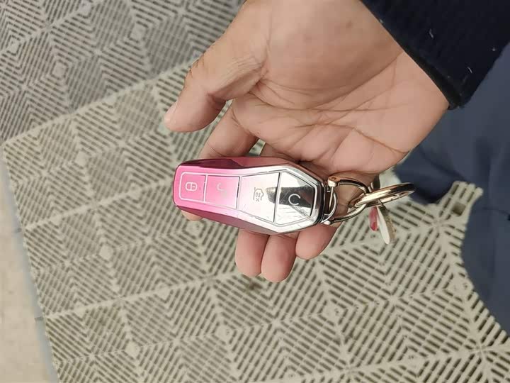 Фото 9 - BYD Yuan Plus