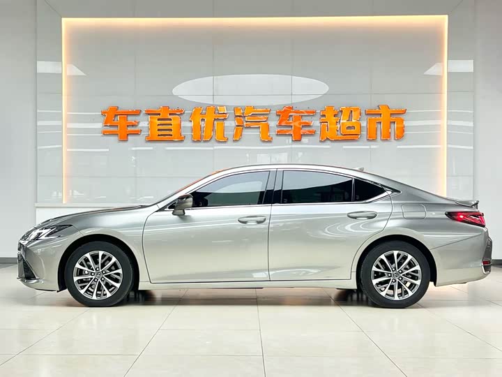 Фото 4 - Lexus ES