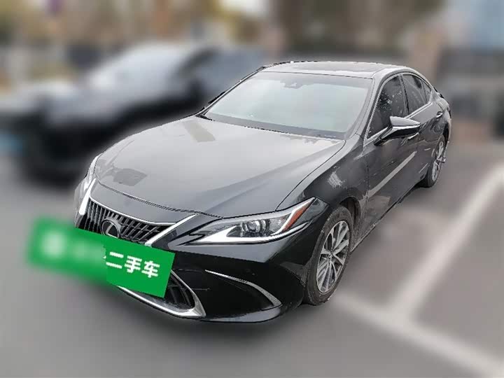 Фото 3 - Lexus ES