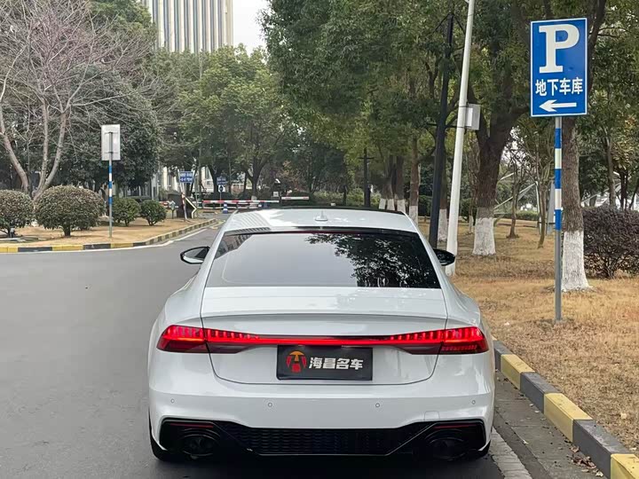 Фото 5 - Audi A7