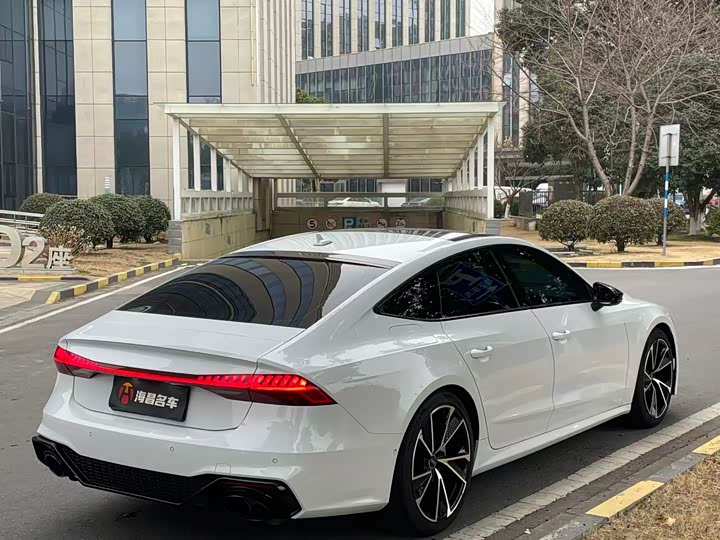 Фото 6 - Audi A7