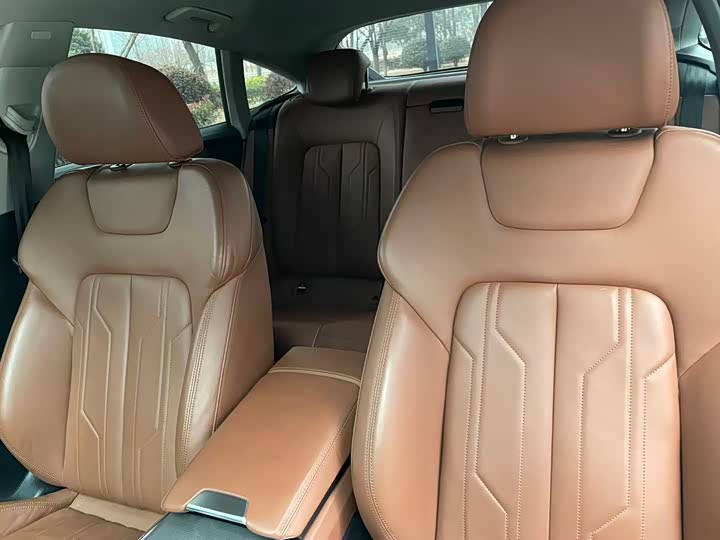 Фото 8 - Audi A7