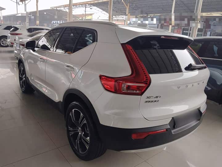 Фото 5 - Volvo XC40