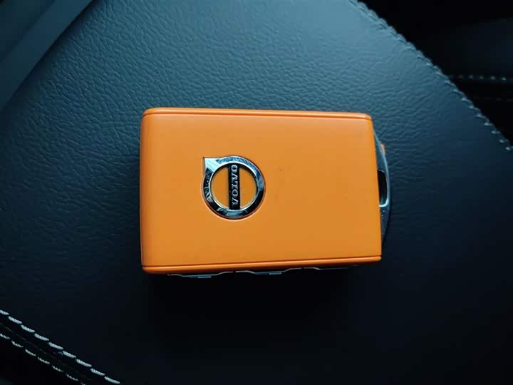 Фото 9 - Volvo XC40