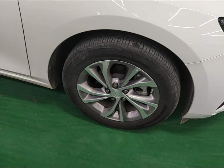 Фото 6 - Buick Verano