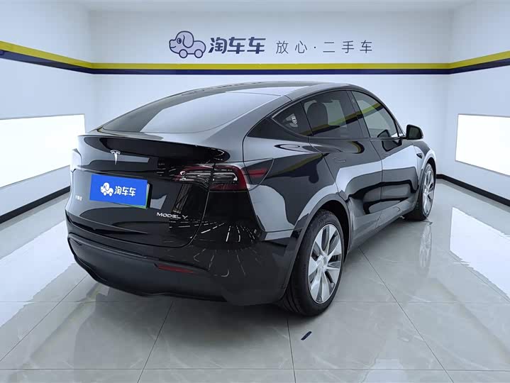 Фото 3 - Tesla Model Y