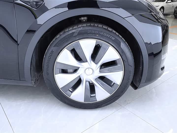 Фото 6 - Tesla Model Y