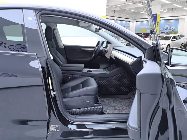 Фото 8 - Tesla Model Y