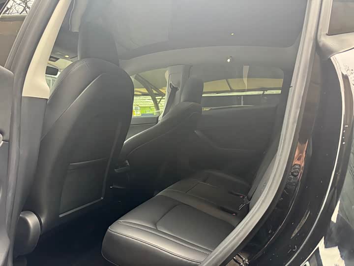 Фото 8 - Tesla Model Y