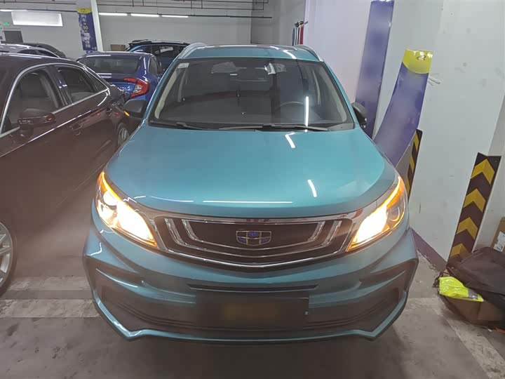 Фото 3 - Geely Vision X3