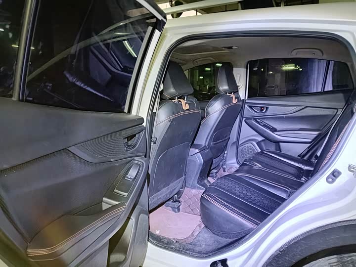 Фото 7 - Subaru XV