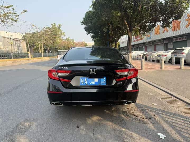 Фото 5 - Honda Accord