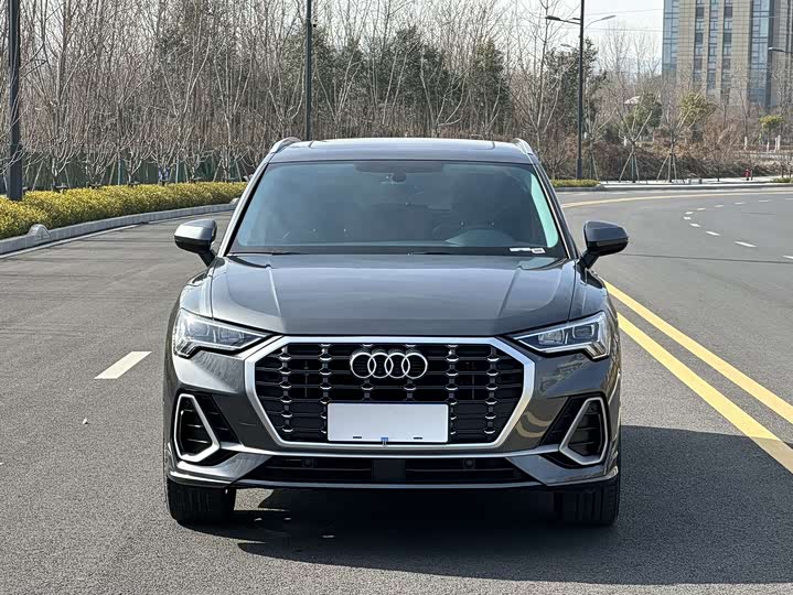 Фото 2 - Audi Q3