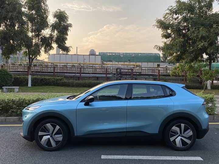 Фото 3 - Changan Deepal S05