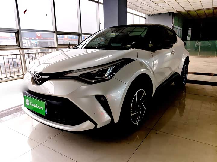 Фото 1 - Toyota C-HR
