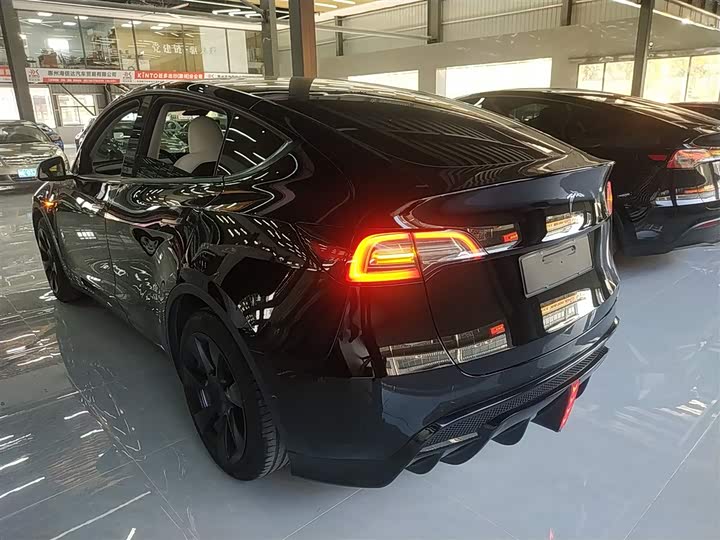 Фото 5 - Tesla Model Y