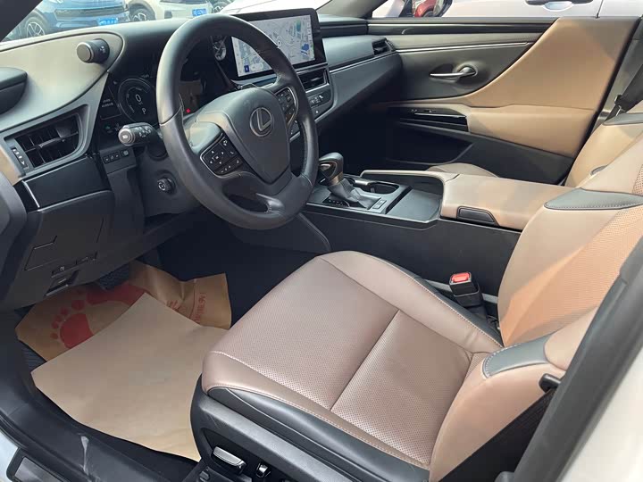 Фото 5 - Lexus ES