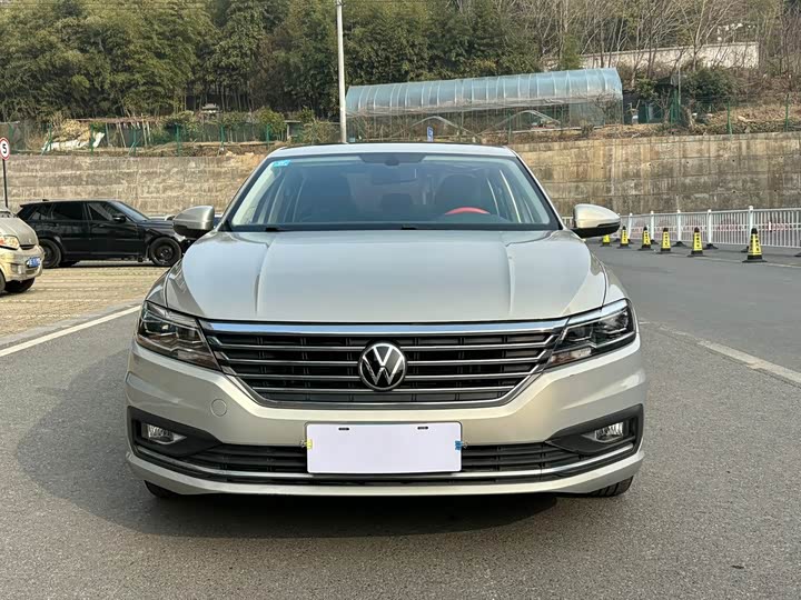 Фото 2 - Volkswagen Lavida