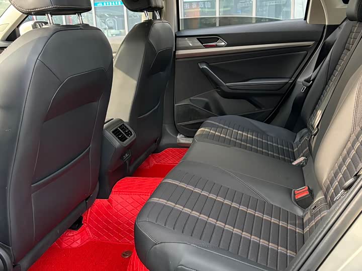 Фото 9 - Volkswagen Lavida