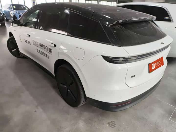 Фото 6 - LiXiang i6